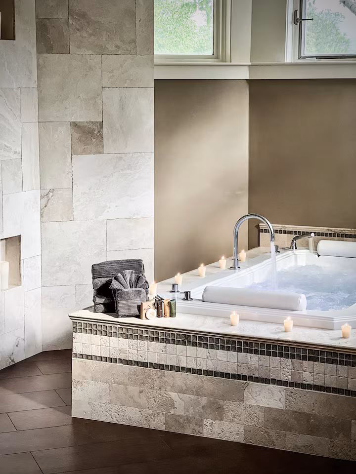 Full Bathroom 5 at Eden Estate